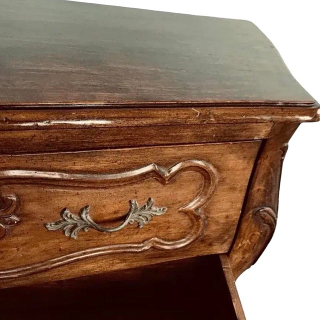 Mid-18th Century French Louis XV Provincial Walnut Commode For Sale - Image 9 of 9