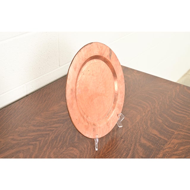 Roycroft Roycroft Style Arts & Crafts Hammered Copper Charger Plate or Tray For Sale - Image 4 of 11