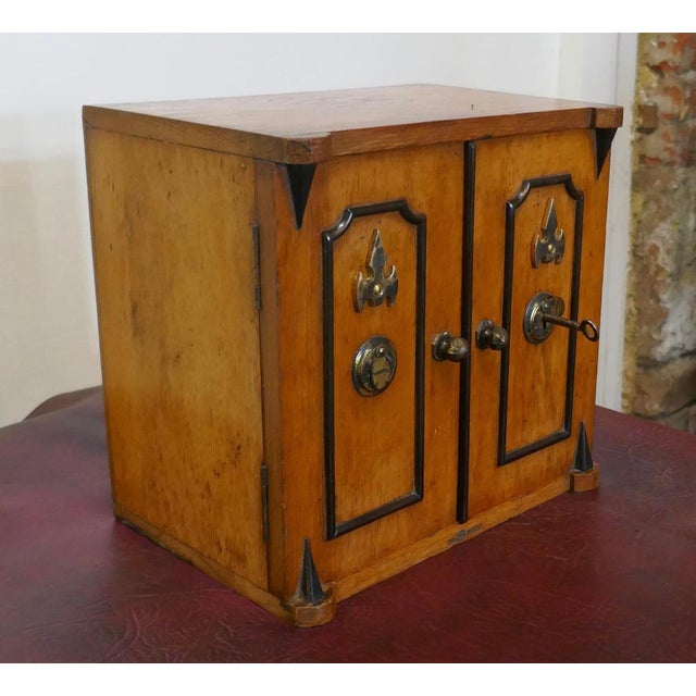 19th Century Golden Oak Humidor, 1870 For Sale - Image 4 of 10