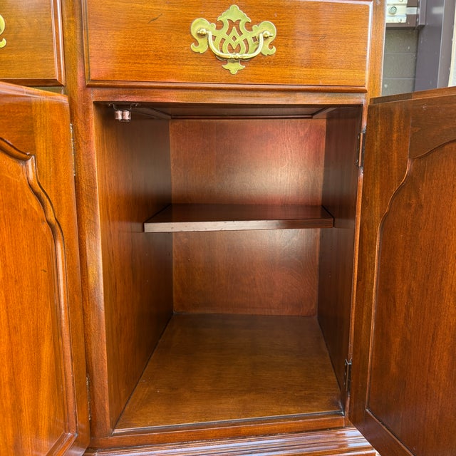 1980s Knob Creek / Ethan Allen Traditional Georgian Solid Cherry 4 Door 6 Drawer Buffet or Sideboard (31-6311) For Sale - Image 9 of 16