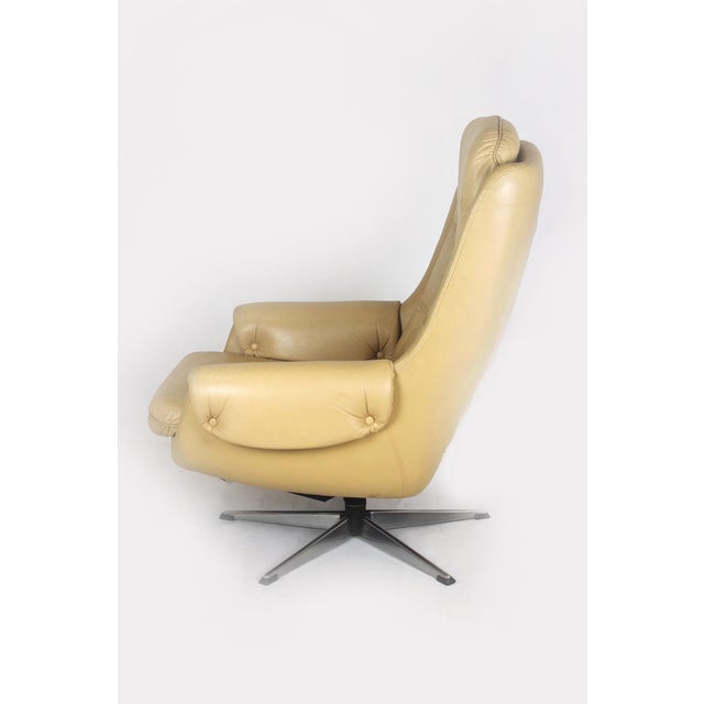 Vintage Finnish Leather Swivel Lounge Chair with Adjustable Recline from Peem, 1970s For Sale - Image 4 of 13