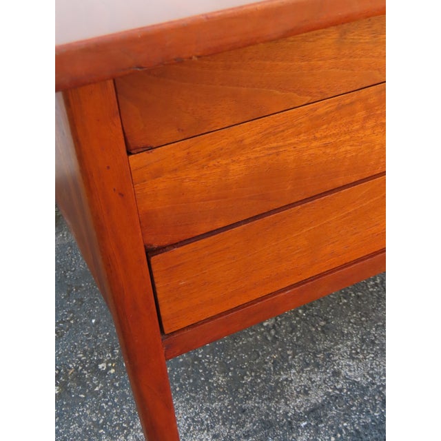 Danish Modern Nightstand Side End Bedside Table 6377 For Sale - Image 12 of 18