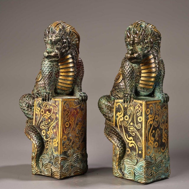 Late 20th Century Bronze Pair of Water-Drawing Mythical Beasts (Xishui Shou) With Gold Inlay - Green Patina Bronze Figurines on Bases For Sale - Image 5 of 9