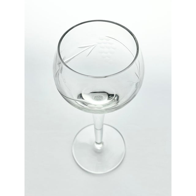 1970s 1970s Vintage Set of 6 Etched “Grape, Leaves & Vine” Wine Glasses For Sale - Image 5 of 8
