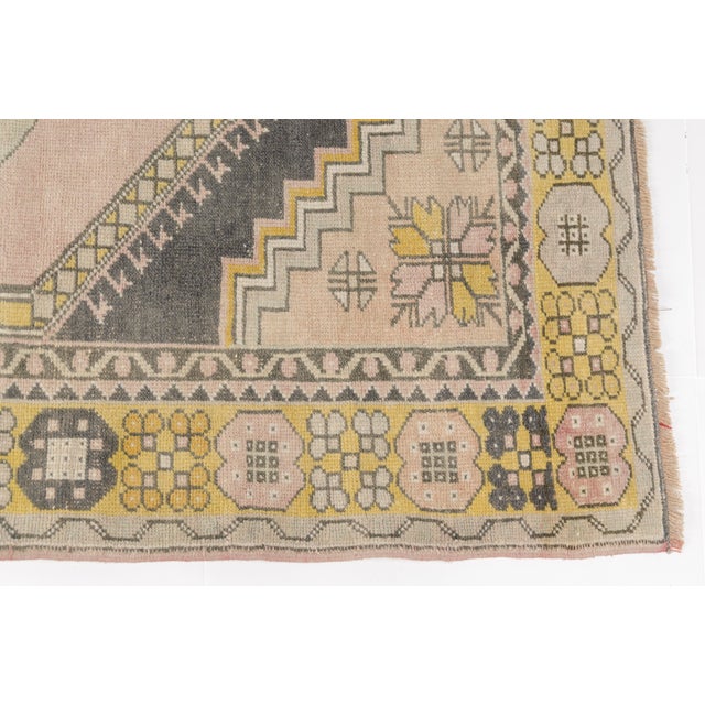 Turkish Vintage Anatolian Oushak Rug For Sale - Image 3 of 10