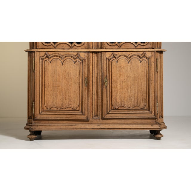 Louis XV Oak Vitrine, Rococo Style, France, Early 19th Century For Sale - Image 12 of 17