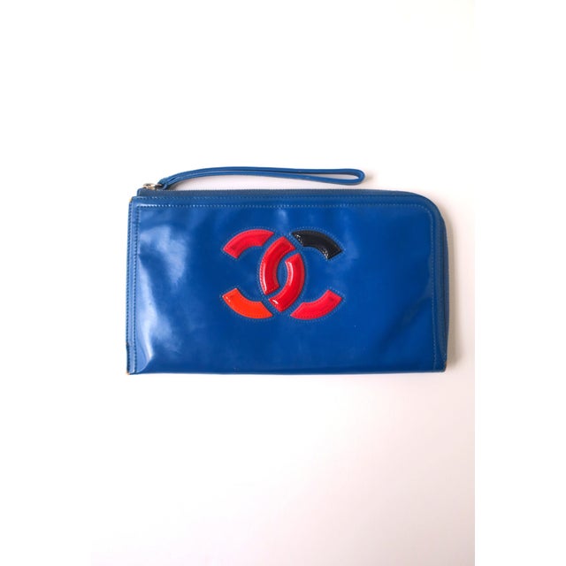 Chanel Handbag Clutch Leather With Wrist Strap, Cobalt Blue, Circa 2010s For Sale In New York - Image 6 of 15