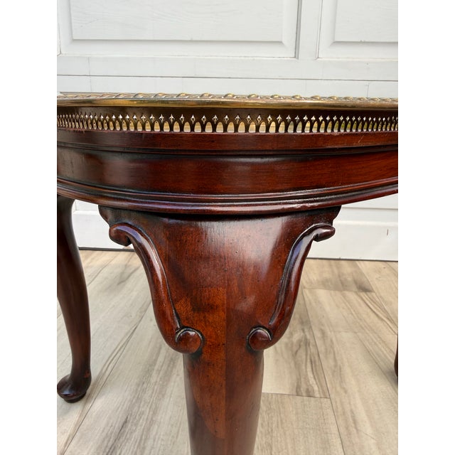 Mid-Century Queen Anne Style Mahogany Side Table With Engraved Brass Tray For Sale - Image 4 of 18