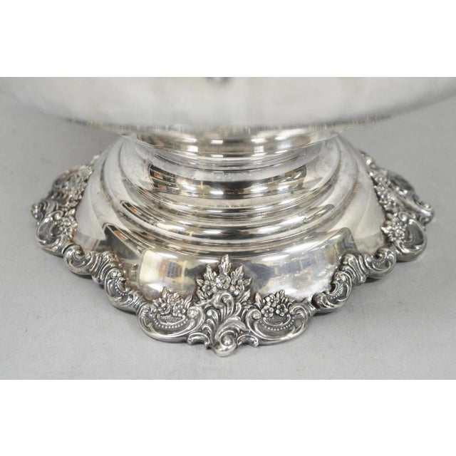 Vintage Baroque by Wallace 252 & 253 Silver Plated Punch Bowl Set W/ 10 Cups For Sale In Philadelphia - Image 6 of 18
