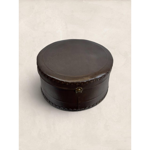 English Victorian Faux Bois Leatherette Hat Box For Sale - Image 10 of 12