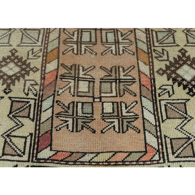 Turkish Vintage Rug 3'4" x 4'8" #19800 For Sale - Image 4 of 8