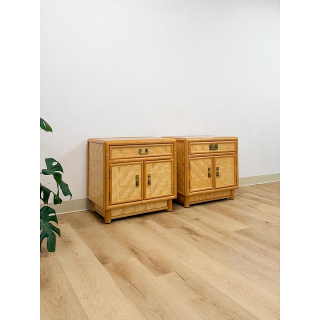 Mid 20th Century Coastal Bamboo Parquet Nightstand Pair Glass Top Hollywood Regency For Sale - Image 4 of 13