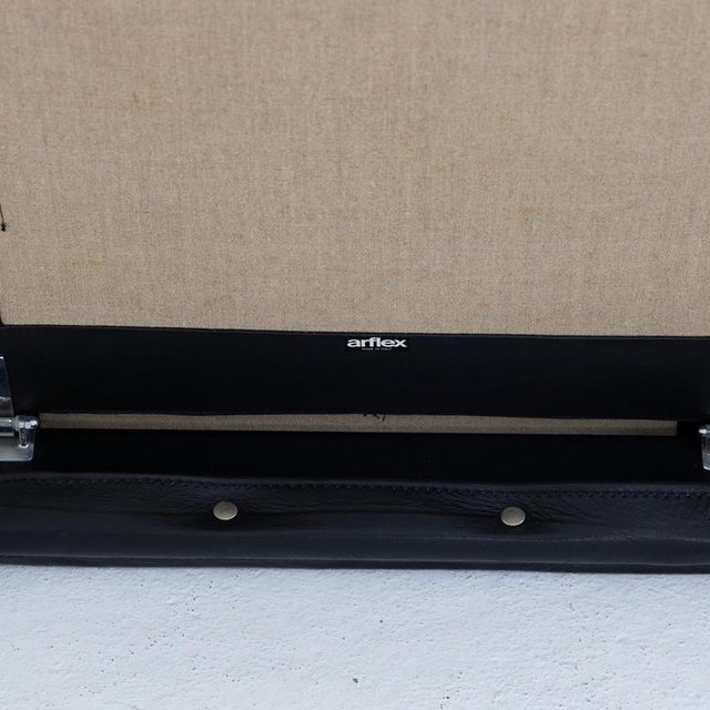 Elegant and sculptural, these armchairs model ‘’Woodline‘’ are an iconic project of the famous designer Marco Zanuso for...