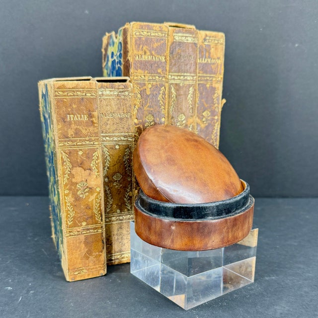 1970s Small Oval Italian Hand Tooled Leather Box by Paul Stuart For Sale In Philadelphia - Image 6 of 12