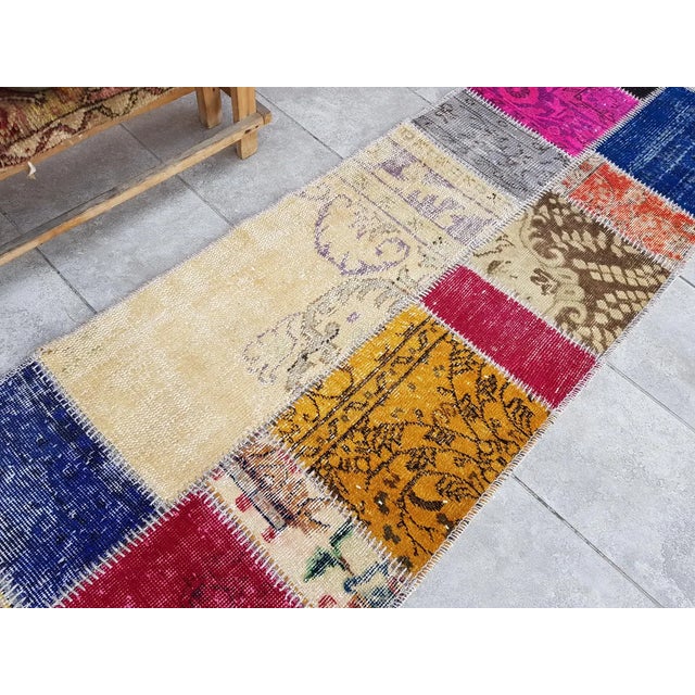 1970s Mid 20th Century Colourful Natural Oushak Runner Rug For Sale - Image 5 of 9