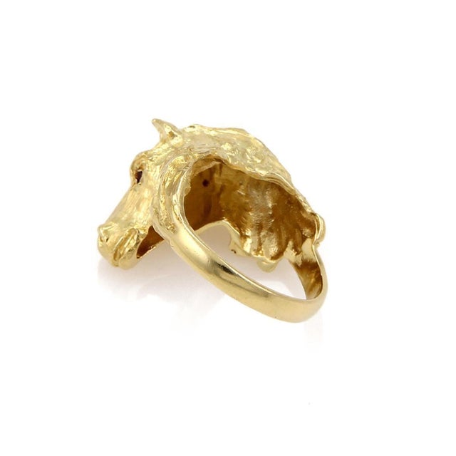 Horse Head Ring Ruby Eyes 18k Yellow Gold Size 5.5 For Sale In Miami - Image 6 of 7
