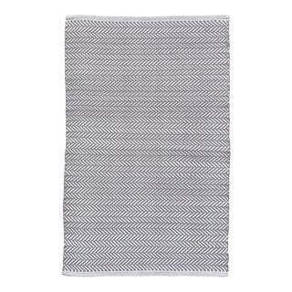 Dash & Albert by Annie Selke Herringbone Shale/White Indoor/Outdoor Rug, 2'6" x 12' For Sale