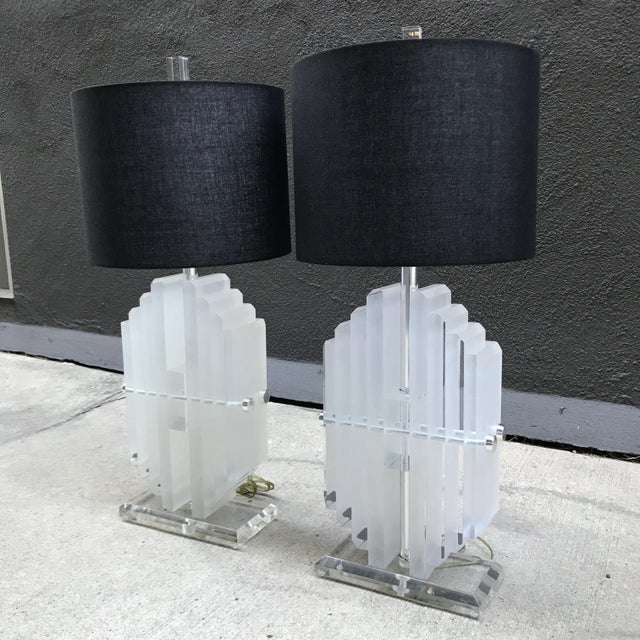 1980s Les Prismatiques Lucite Diamond Block Lamps - a Pair For Sale - Image 5 of 10