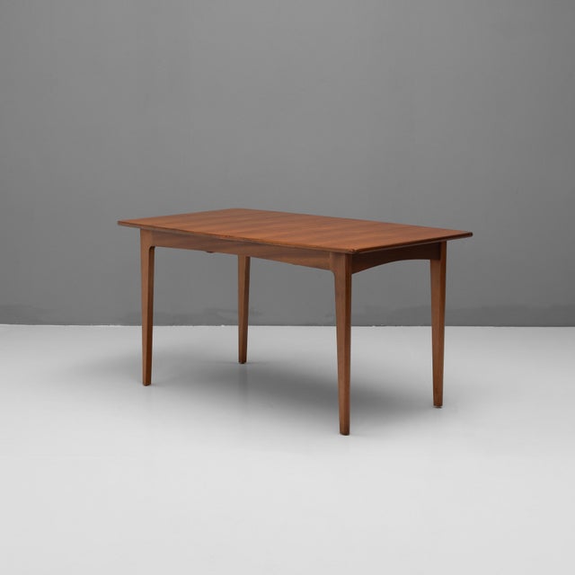 Large Mid-Century extending dining table to seat 6-8 people. Fully restored. U.K circa 1960.