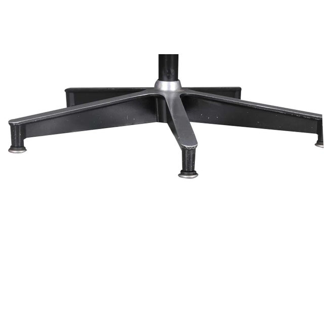 Mid-Century Modern Mid 20th Century Round Coffee Table Charles Eames Herman Miller For Sale - Image 3 of 11