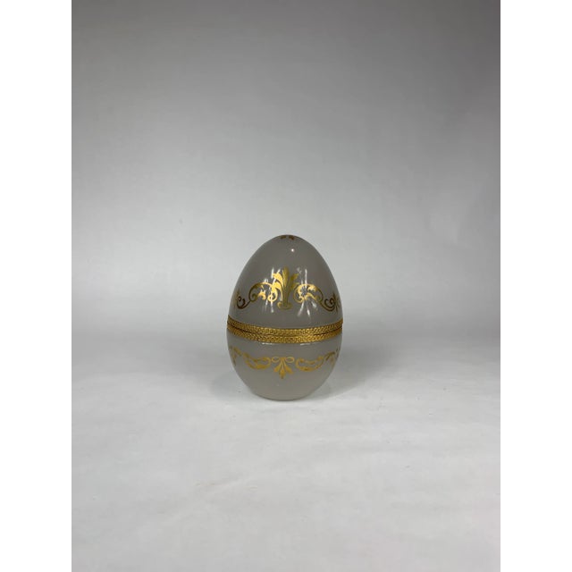 French Early 20th Century French Glass Egg For Sale - Image 3 of 5