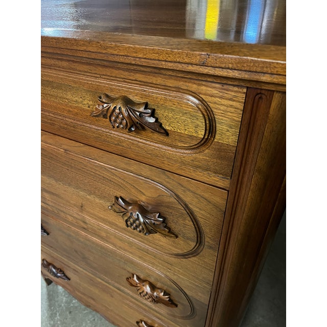 Davis Cabinet Company Mid 20th Century Davis Cabinet Company Chest of Drawers For Sale - Image 4 of 9