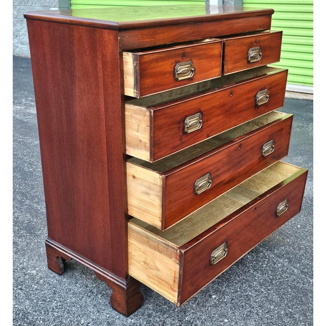 Wood 19th Century English Mahogany Five Drawers Chest With Inlaid Top For Sale - Image 7 of 15