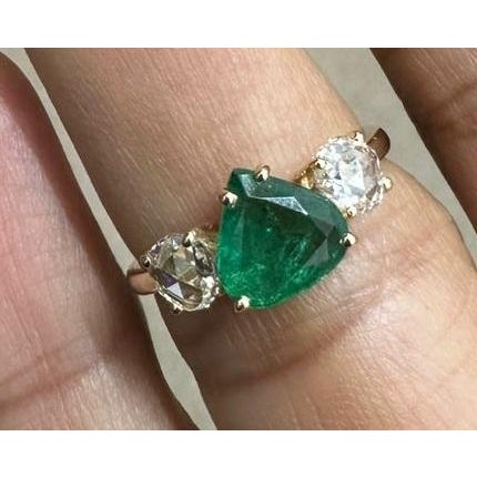 Emerald and Natural Diamond Ring 14k Gold Trillion-Cut Size 6 Sizable For Sale - Image 10 of 10