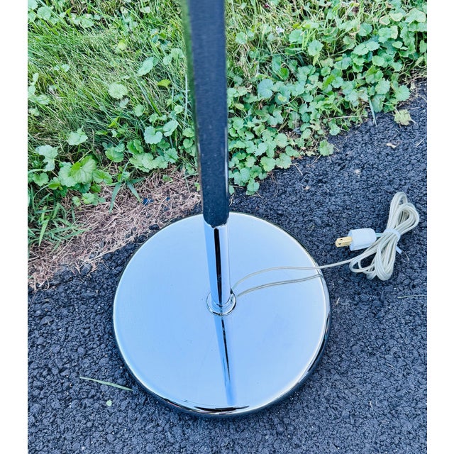 Mid-Century Modern Vintage 1970s Chrome Floor Lamp With Extendable Arm by Hinson Lamp Co. For Sale - Image 3 of 6