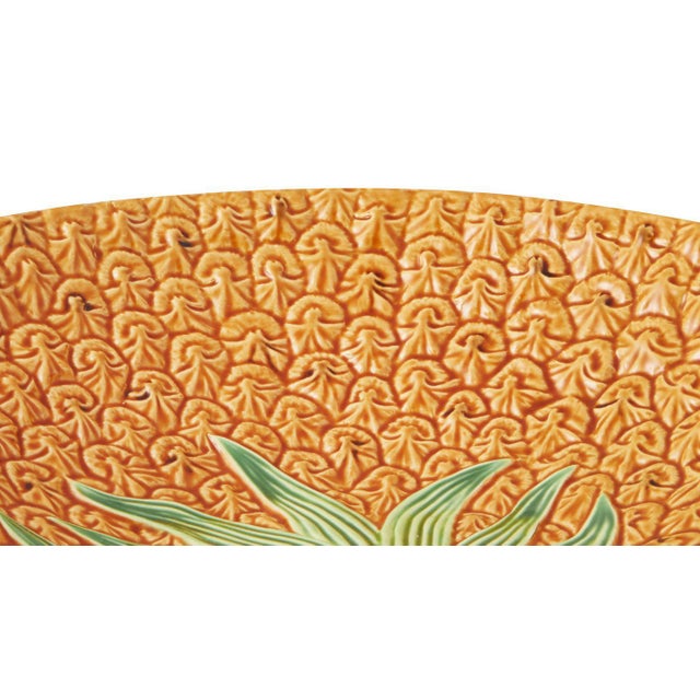 In the tradition of revival, the Pineapple collection is reinvented with the main ingredients of Bordallo’s productions:...