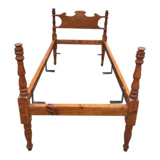 Mid 19th Century Antique American Maple and Pine 4 Poster Bed For Sale