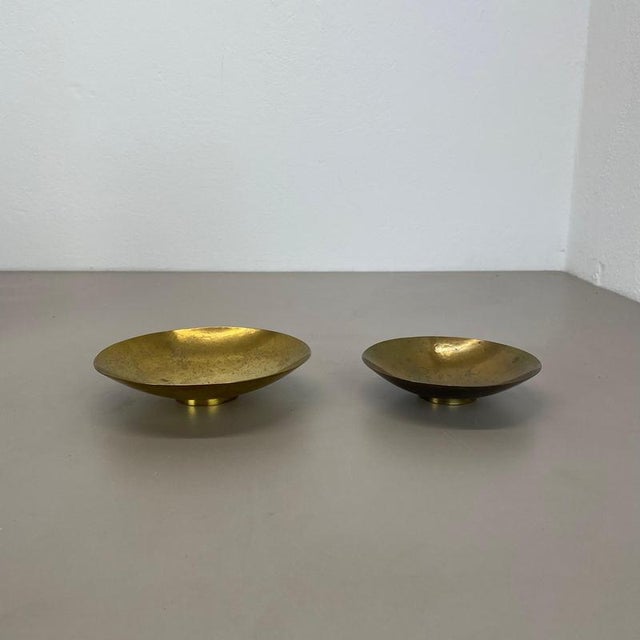 1950s Bauhaus Brass Shell Plates from Hayno Focken, Germany, 1950s, Set of 2 For Sale - Image 5 of 18