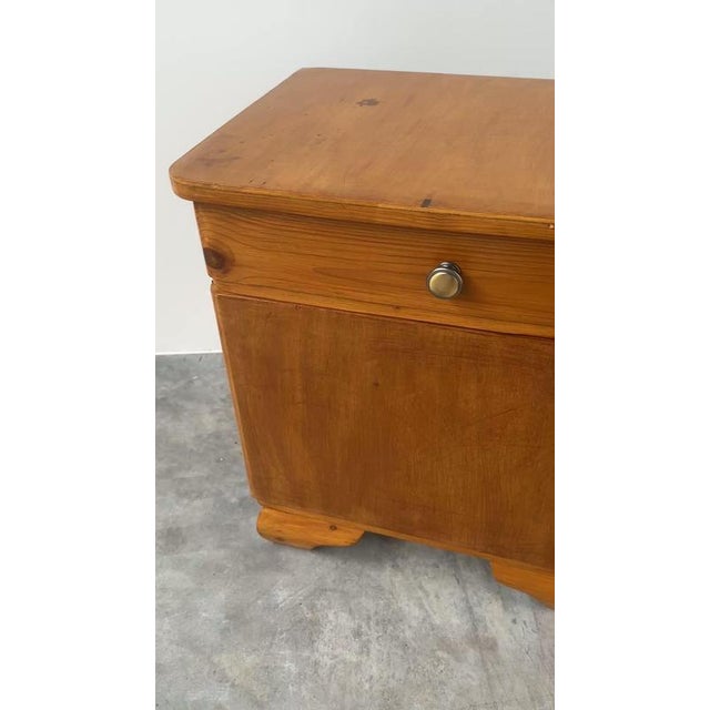Vintage Art Deco Bedside Cabinets in Wood, 1930s, Set of 2 For Sale - Image 9 of 10