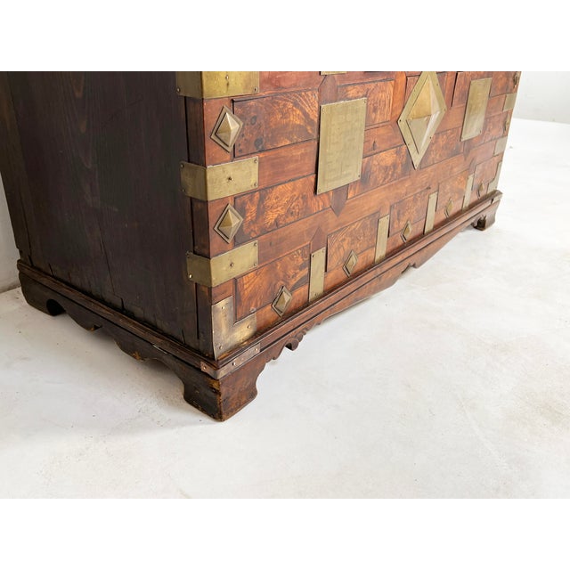 Antique Late 19th Century Joseon Dynasty Korean Bandaji Cabinet. For Sale - Image 12 of 14