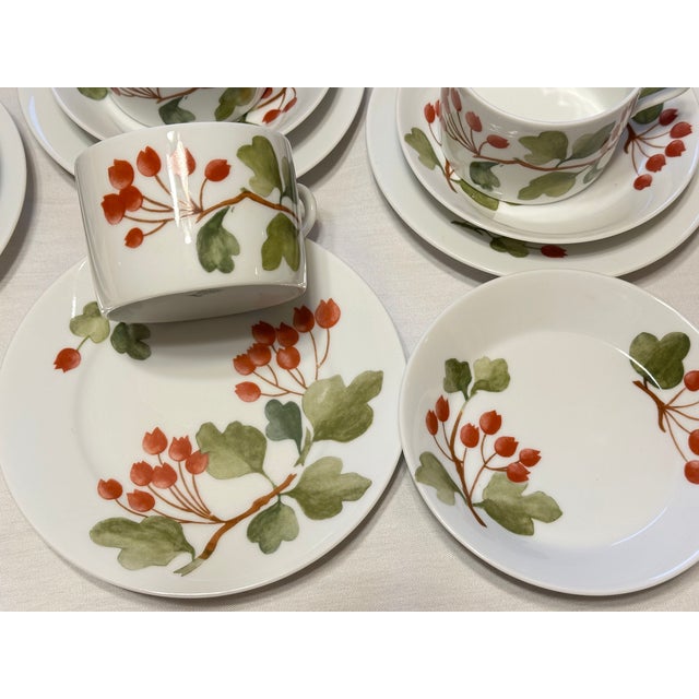 1980s Richard Ginori Red Currant Trios Cups, Saucers & Plates - Set of 10 For Sale In Boston - Image 6 of 13