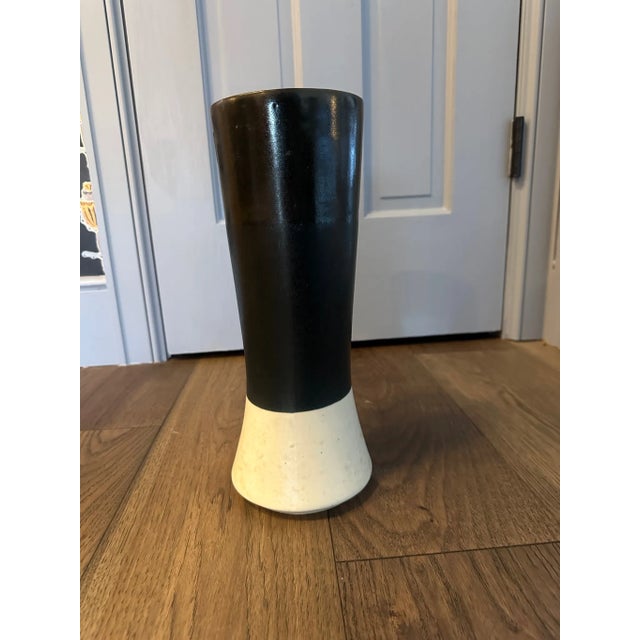 Ceramic 1970s Black and White Color-Blocked Mexican Vase For Sale - Image 7 of 7