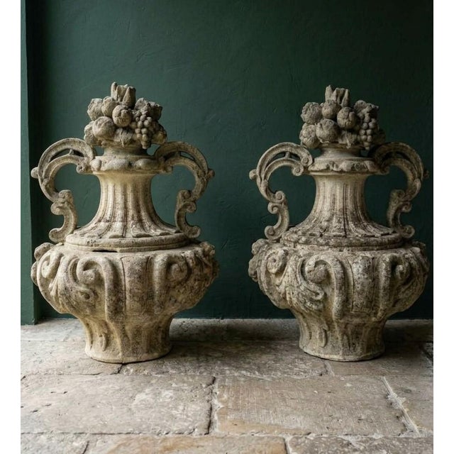 Antique Vicenza Stone Vases from Palazzo Veneto, 1880, Set of 2 For Sale - Image 10 of 10