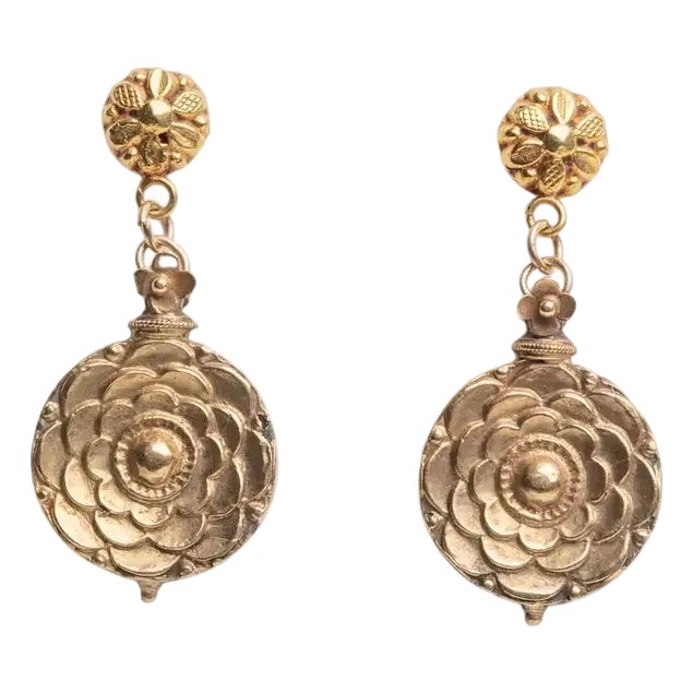 Pair of 18k Gold Floral Drop Earrings For Sale