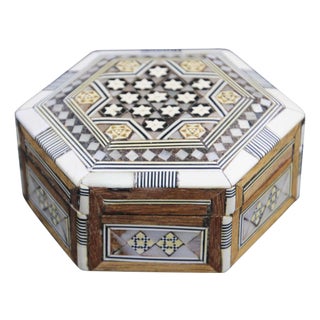 Moorish Handcrafted Octagonal Box with White Mosaic Marquetry For Sale