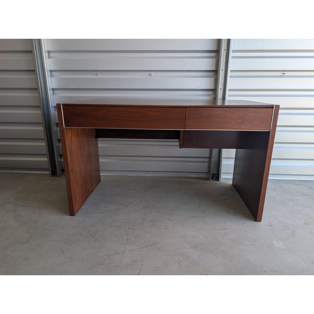 Mid Century Modern Walnut Writing Desk by Glenn of California, C1960s For Sale In Los Angeles - Image 6 of 16