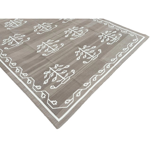Handmade Cotton Natural Vegetable Dyed, Beige & White Flower / Leaf Patterned Rug/Dhurrie -12'x15' For Sale - Image 6 of 11