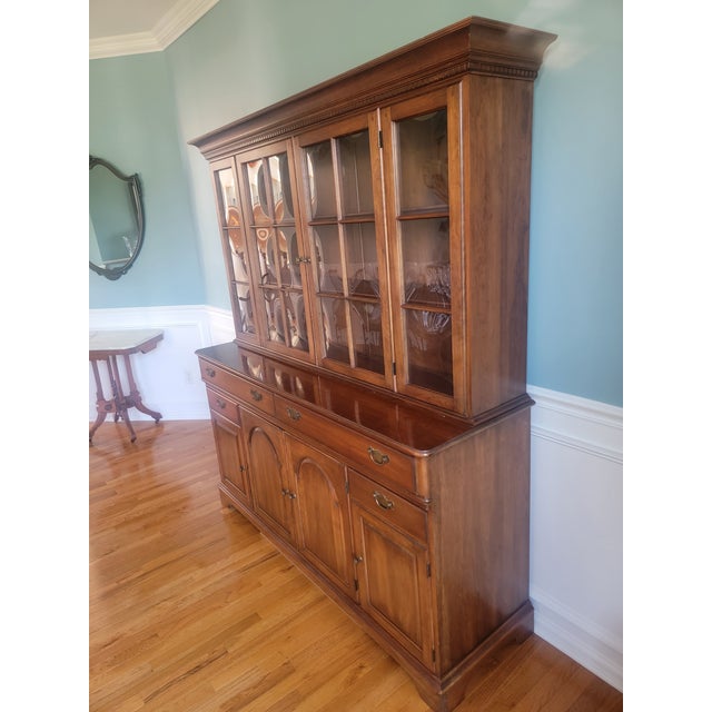 Farmhouse 1971 Pennsylvania House Solid Cherry Colonial China Cabinet Hutch (Van Sciver Retailer) For Sale - Image 3 of 15