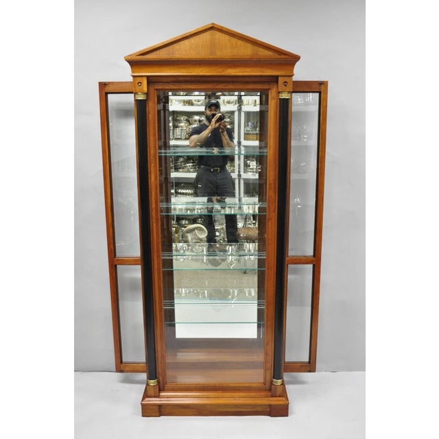 Traditional Late 20th Century Ethan Allen Medallion Collection Cherry Wood Glass Curio Cabinet W Black Columns For Sale - Image 3 of 18