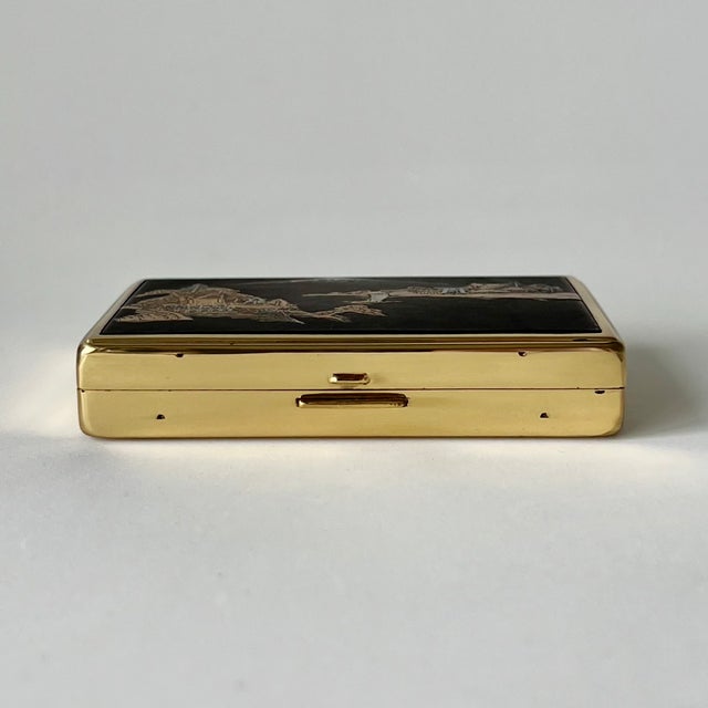 Metal Vintage Musical Powder Compact with Automatic Movement from Clover For Sale - Image 7 of 18