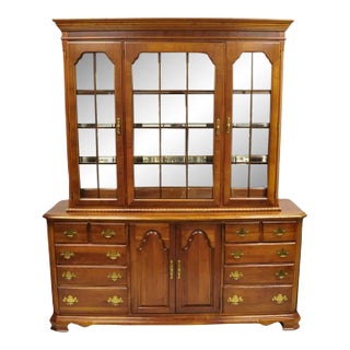 Late 20th Century Stanley American Craftsman Cherry Wood Lexington Hutch China Display Cabinet For Sale