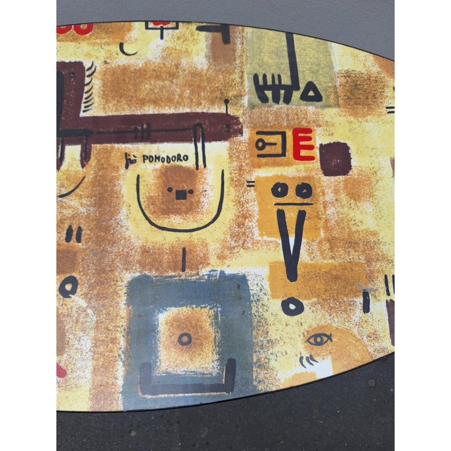 1950s Coffee Table with Iron and Brass Legs, Silkscreened Wooden Top with Gio Pomodoro Design, 1950s For Sale - Image 5 of 8