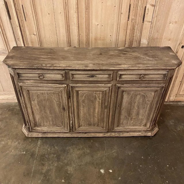18th Century Tuscan Walnut Buffet For Sale - Image 4 of 13