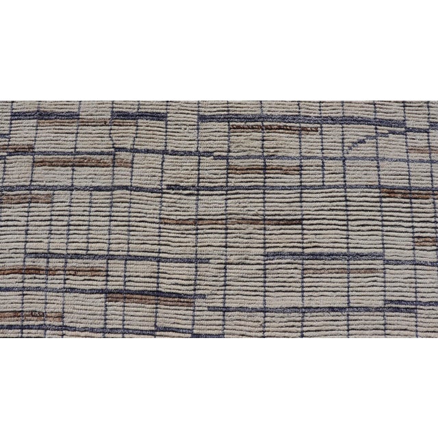 Early 21st Century Modern Moroccan Rug in Neutral Tones With Subdued Design With Pops of Blue 9'10 X 14'1 For Sale - Image 5 of 12