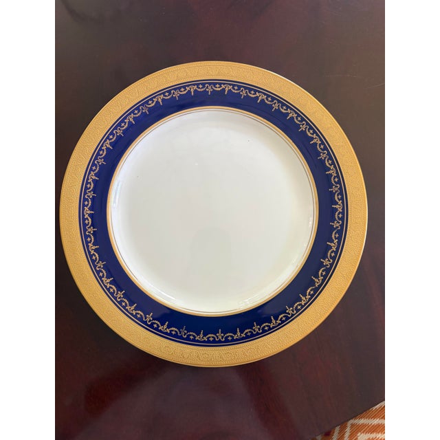 Traditional Aynsley Georgian Cobalt Dinner Dishes, England, Late 20th Century, Fit for an Embassy For Sale - Image 3 of 15