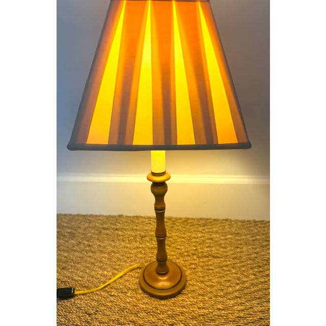 Late 20th Century English Colefax and Fowler Style Faux Bamboo Painted Table Lamp With Custom Shade For Sale - Image 4 of 12
